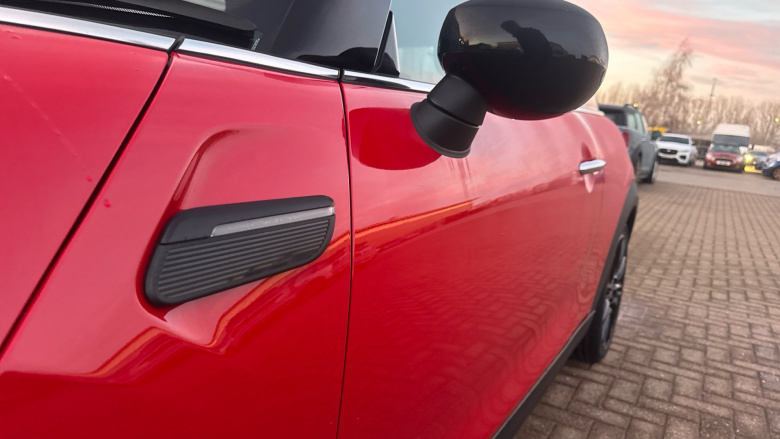 MINI Hatchback 1.5 Cooper Exclusive 3dr Auto Petrol Hatchback